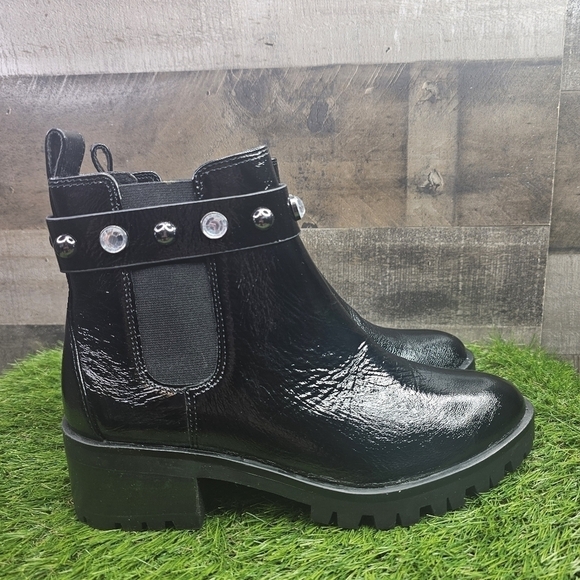 New Karl Lagerfeld Paris Porshay Lug Sole Bootie - Picture 3 of 10
